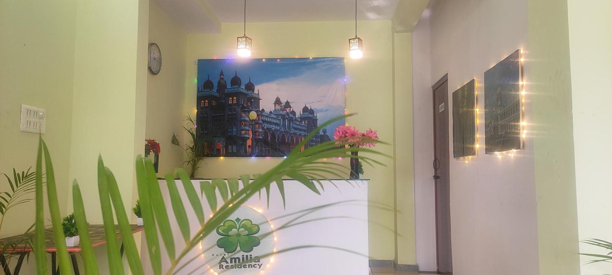 Adh Amilia Residency Hotel Мисор Екстериор снимка